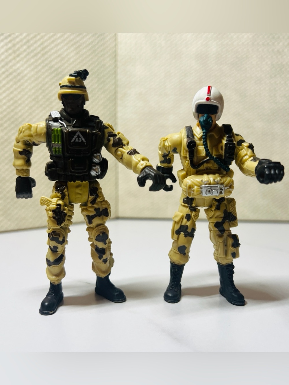 Kids Military Action Figure Set - Yellow Camouflage